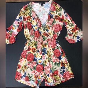 Robert Louis Floral Romper size Small